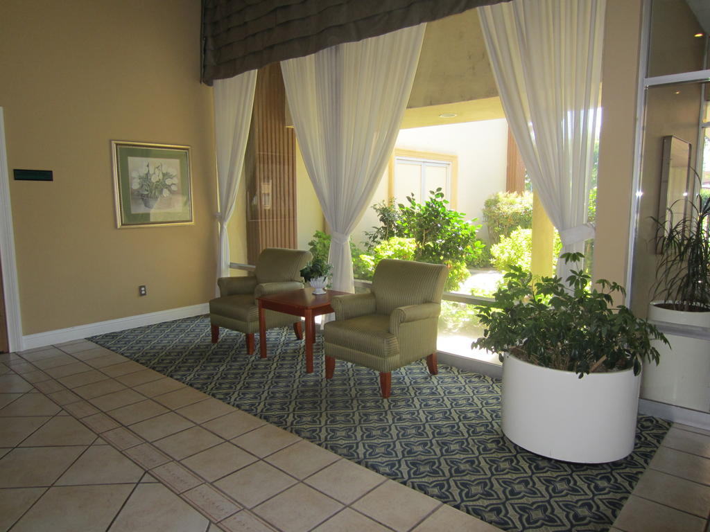 Days Inn By Wyndham Stockton Dış mekan fotoğraf