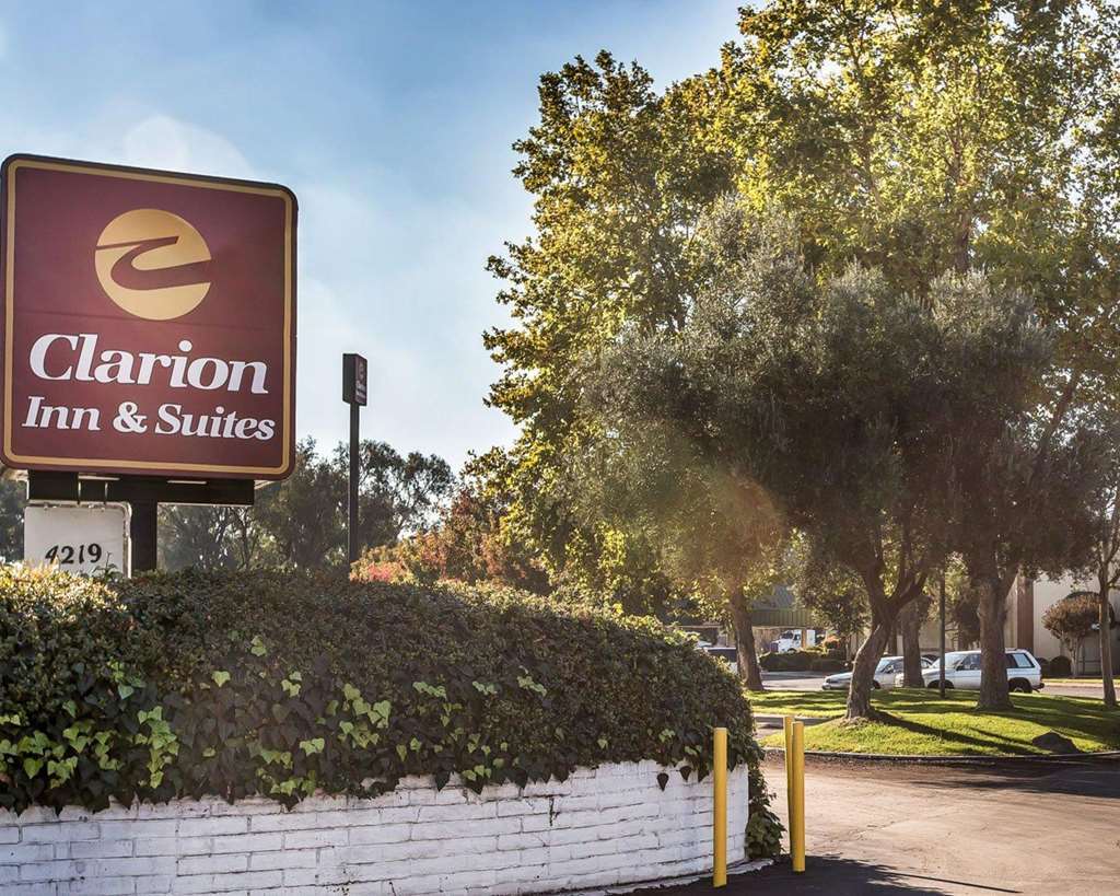 Days Inn By Wyndham Stockton Dış mekan fotoğraf