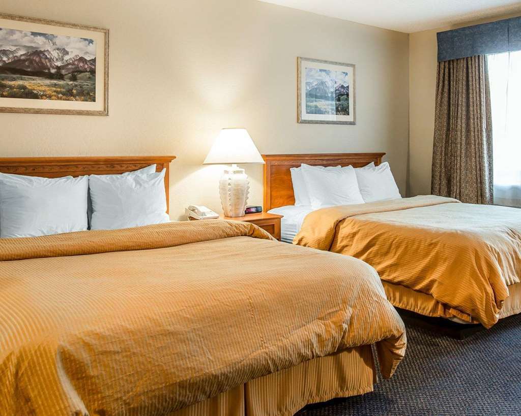 Days Inn By Wyndham Stockton Dış mekan fotoğraf