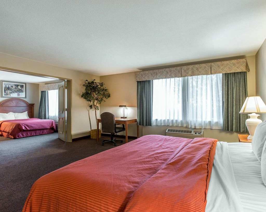 Days Inn By Wyndham Stockton Dış mekan fotoğraf